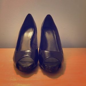 Size 7.5 M Nine West Peep toe